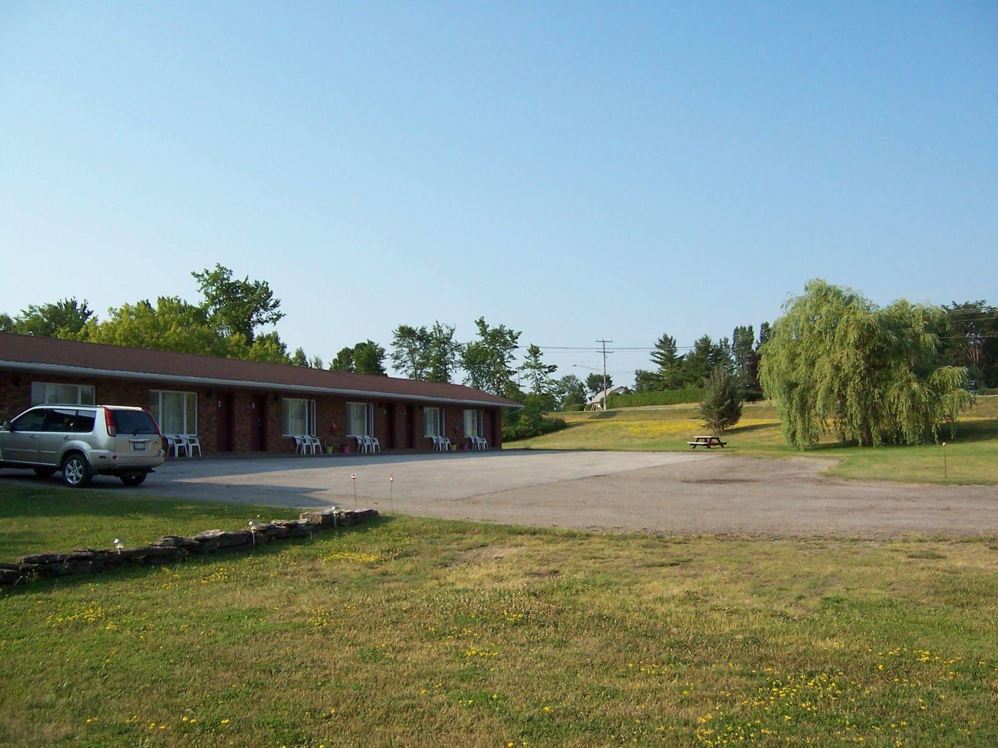 Wayside Motel Manitoulin Manitowaning Exterior foto